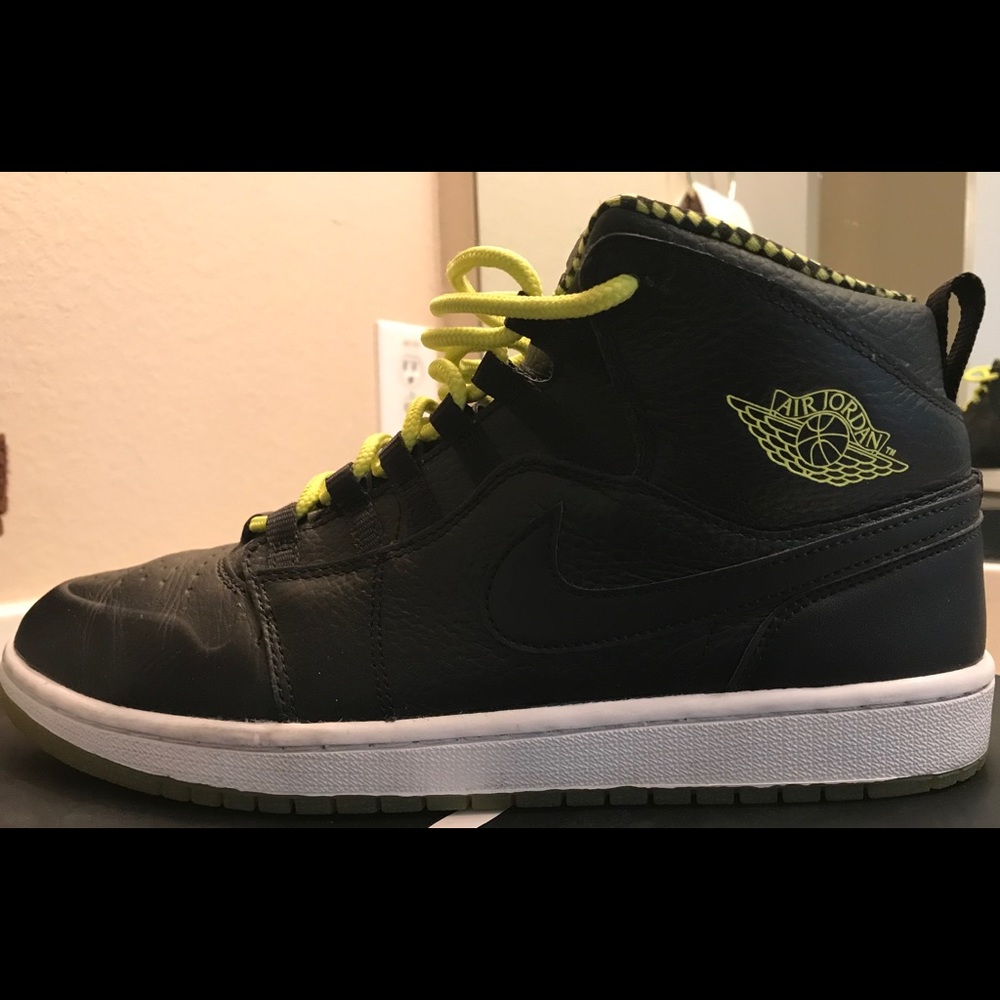 Air Jordan Retro 1 “94” Black/Venom Green 10 1/2